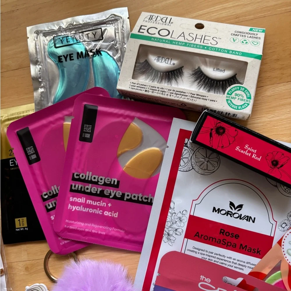 Assorted Beauty and Accessory Set - Picture 12 of 13